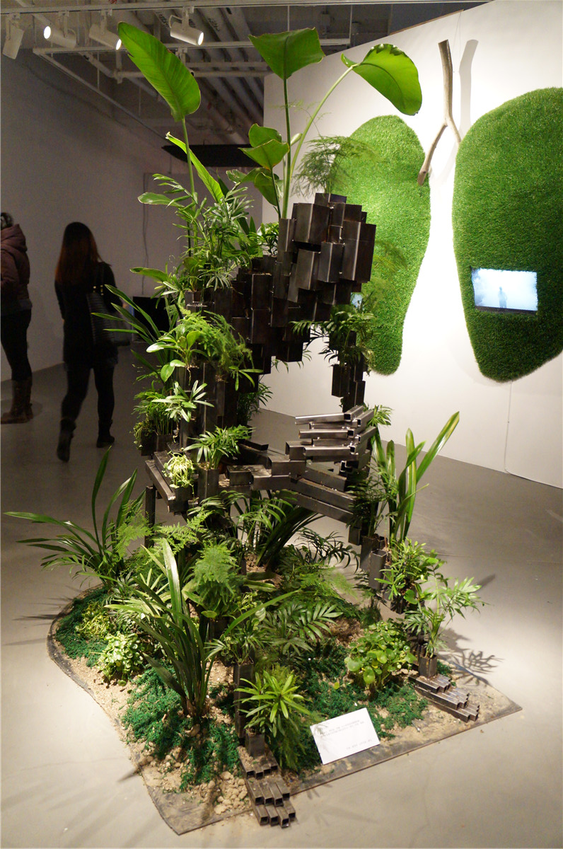 “美与爱”艺术展上的互动艺术作品图5