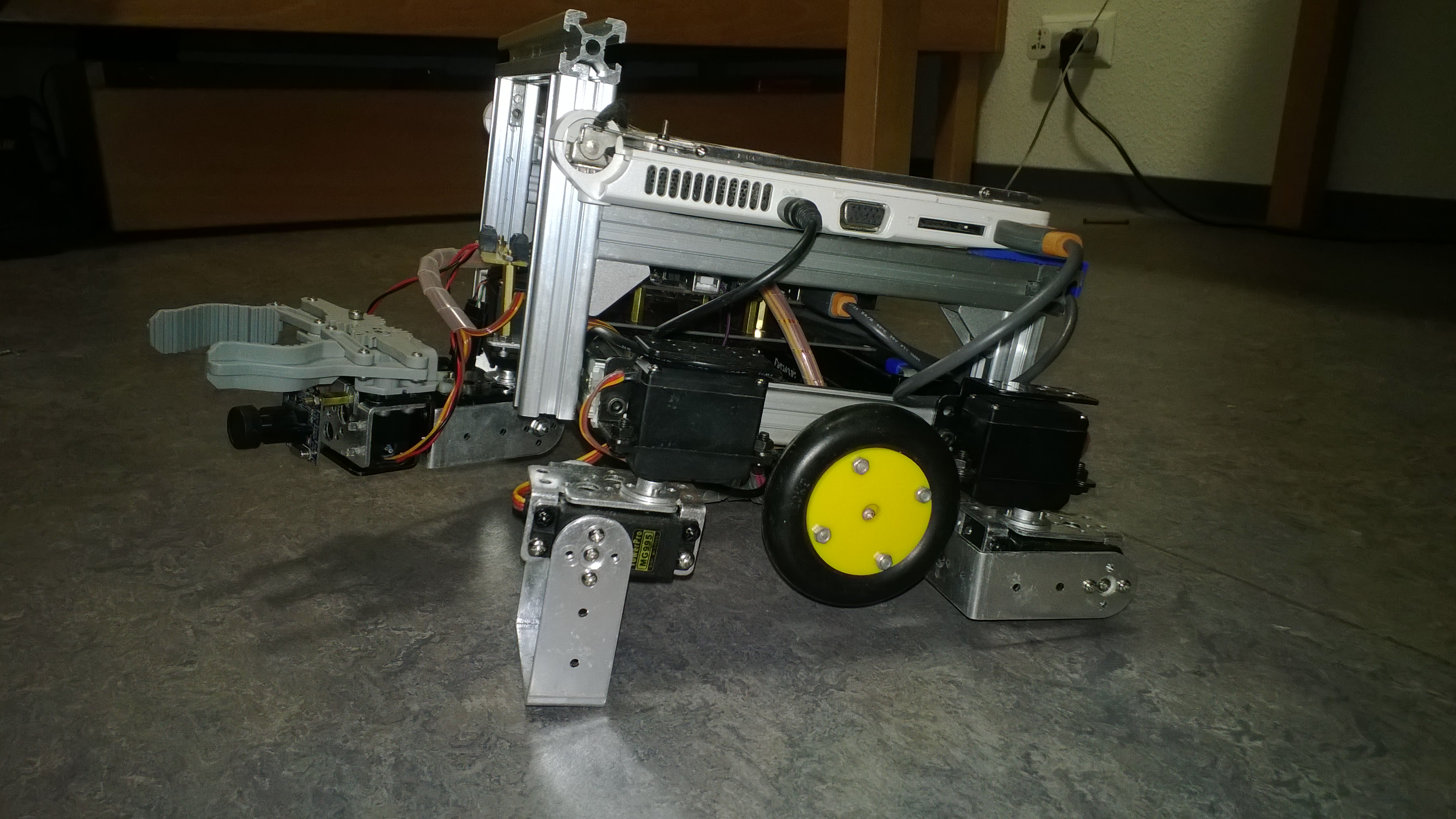 四足两轮小车二合一遥控机器人(第二版完工,可下代码)图10