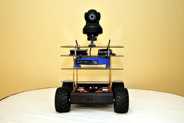 基于Raspberry pi和Arduino的远程监控机器人原型图3