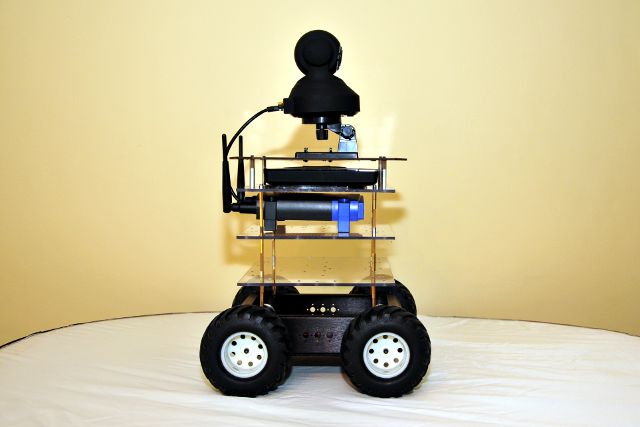 基于Raspberry pi和Arduino的远程监控机器人原型图4