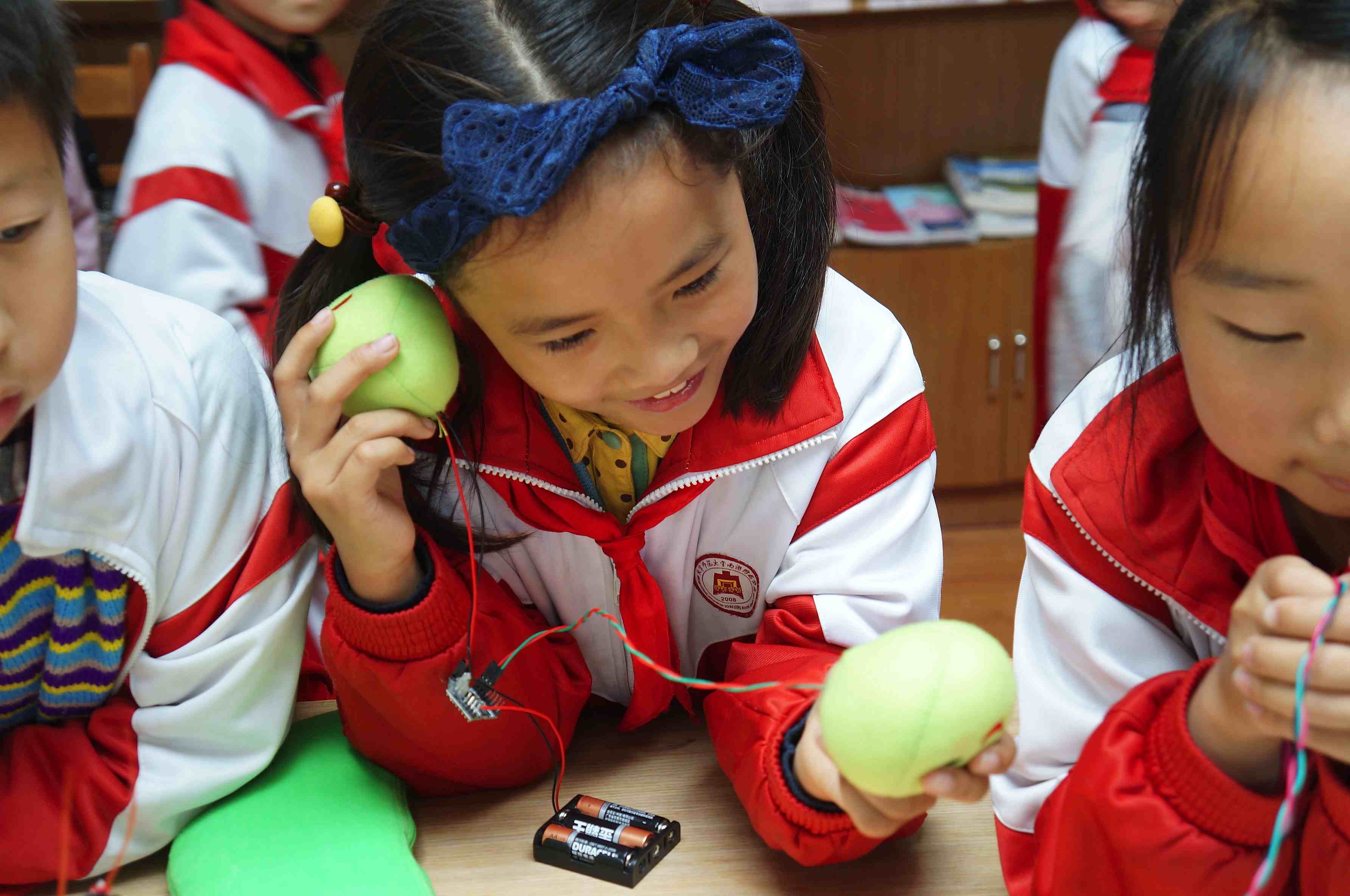 DFRobot"迪埃孚杯"全国中小学机器人教学评展活动火热进行中图12