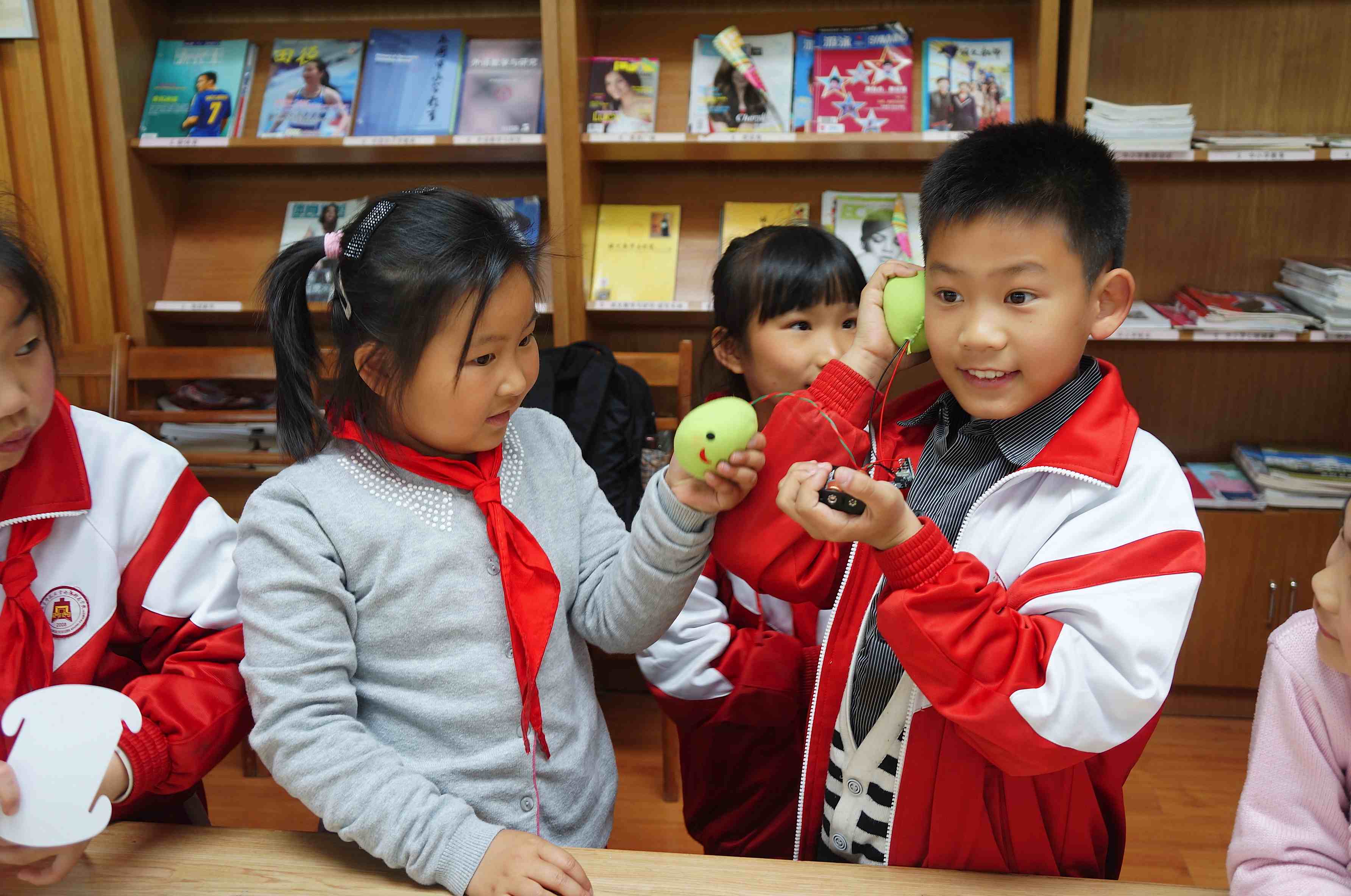 DFRobot"迪埃孚杯"全国中小学机器人教学评展活动火热进行中图14