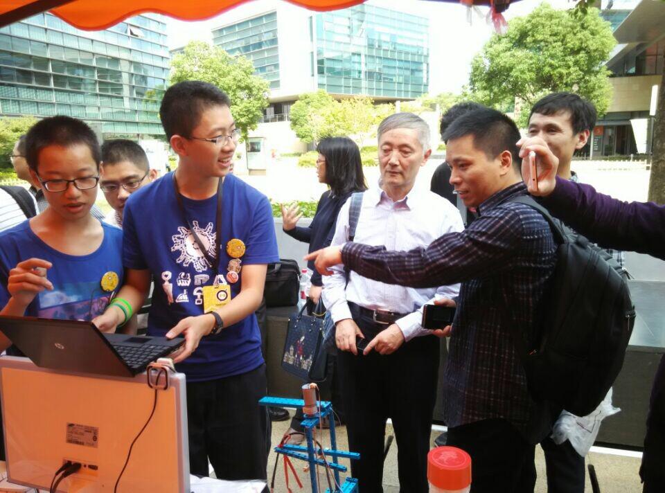 温中科技制作社“玩乐”上海创客嘉年华图5