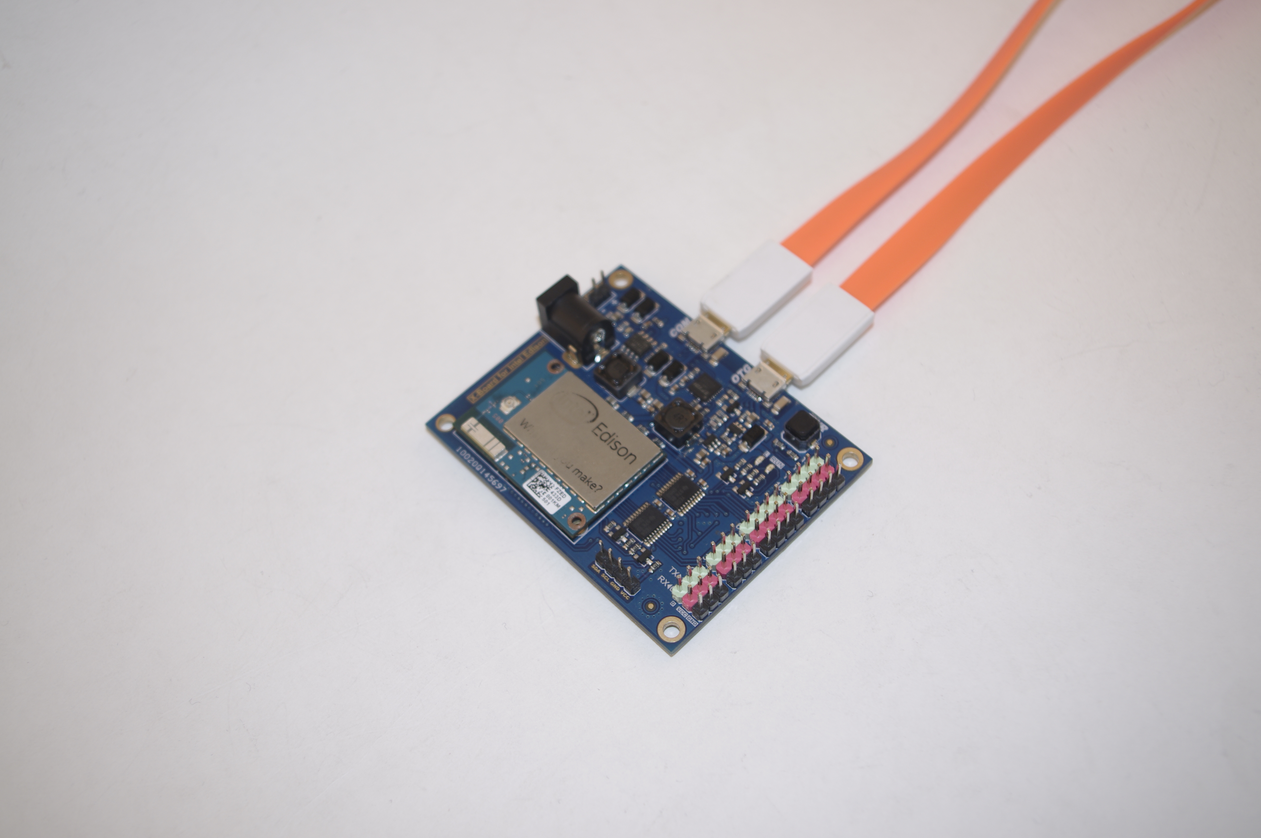 X-Board for Intel Edison 靓照与大家见面啦图1