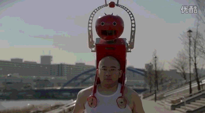 日本又一奇葩机器人问世：背着机器人只为吃番茄！图1