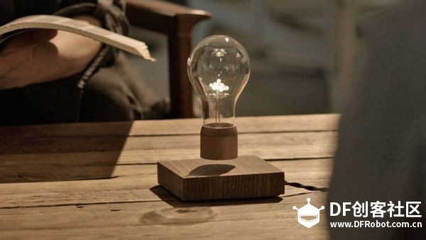 这是什么黑科技？高贵冷艳的悬浮灯泡图2