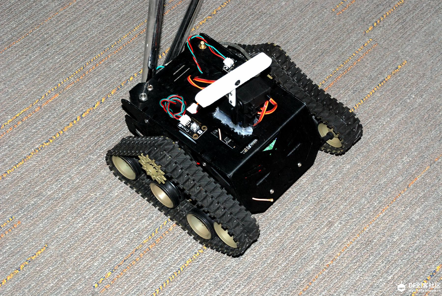 Intel与DFRobot为同济大学共同打造Edison周末工作坊图1