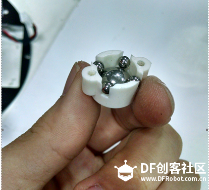 基于MiniQ机器人平台打造相扑机器人 Fighting图7