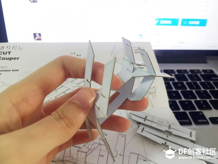霓虹折纸呆萌机器人组装教程（伪图4