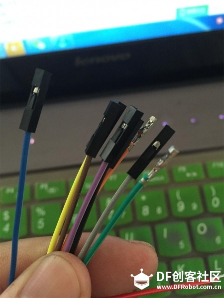 初玩面包板和数码管图1