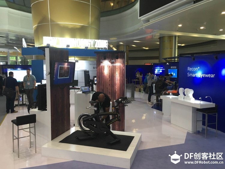 DFRobot带你看IDF2016英特尔峰会图16