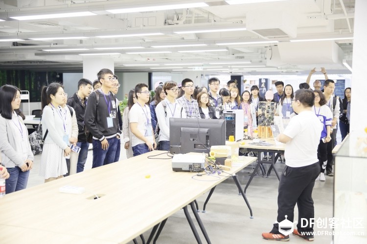 上大青马班做客蘑菇云，创客文化洒落校园生根发芽！图2