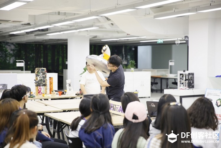 上大青马班做客蘑菇云，创客文化洒落校园生根发芽！图7