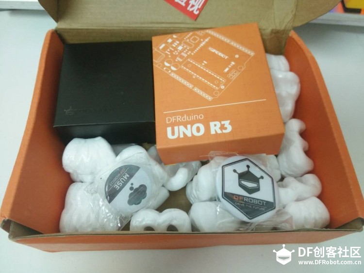 DFRobot RGB and Gesture Sensor开箱照图1