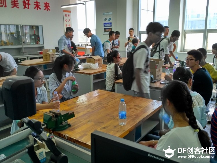 【大求真】36个饮料瓶打造自然空调的验证实验图1