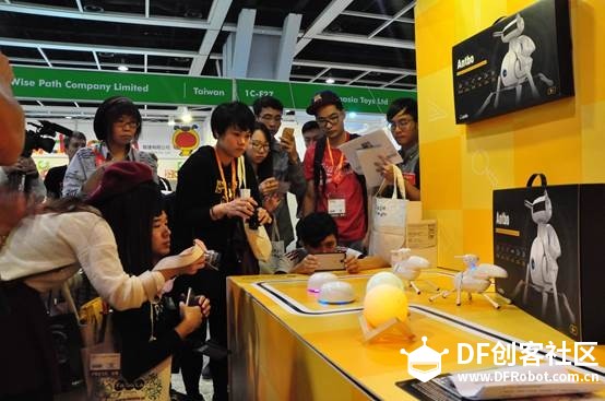 虫虫机器人引爆香港玩具展，机器人玩具成为春节最佳礼品图1