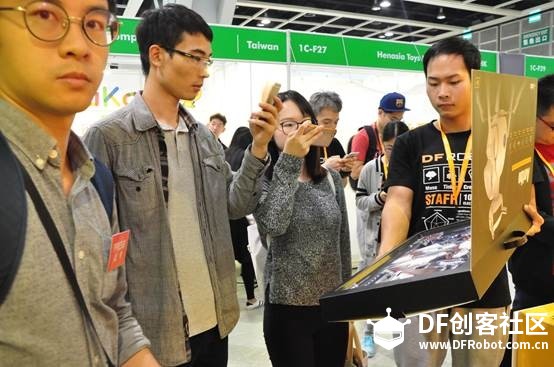虫虫机器人引爆香港玩具展，机器人玩具成为春节最佳礼品图3