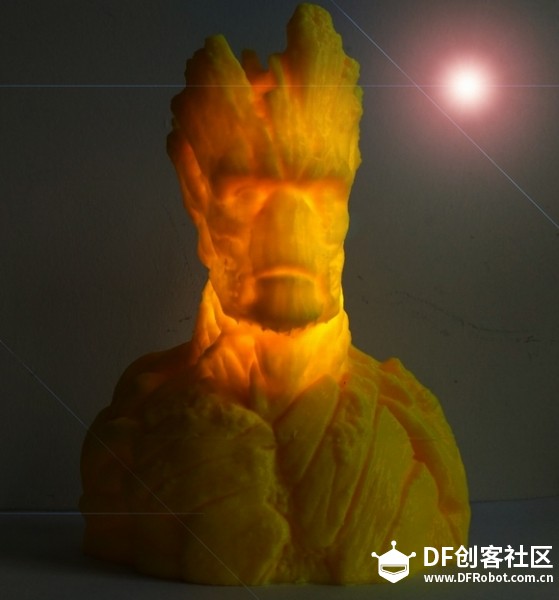 感谢3D打印组的小伙伴帮助，42小时的打印基本完美结束！图1