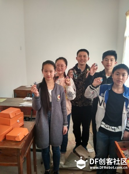 和农村孩子们一起玩 Micro:bit图9