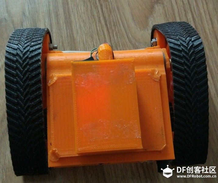 3d打印履带手机遥控小车图1