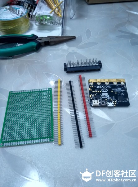 给micro：bit  做个扩展版图4