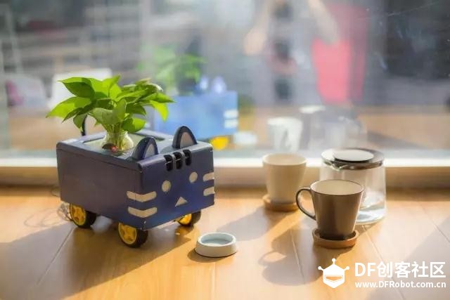 桌面级植物宠物机器人扩比原型机初稿图5