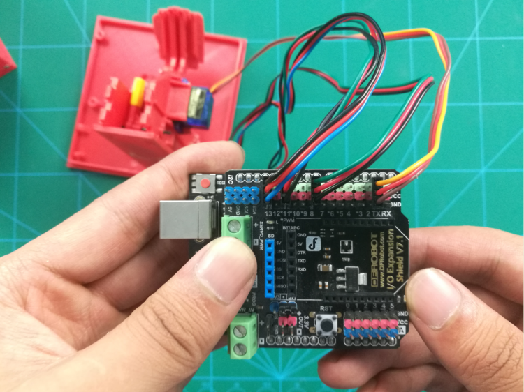 使用Arduino UNO 制作的偷钱喵储钱罐图22