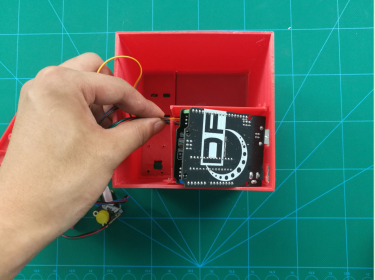 使用Arduino UNO 制作的偷钱喵储钱罐图24