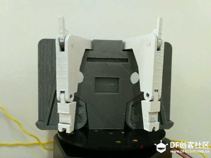 Laserbeak_Transformers_G1图6