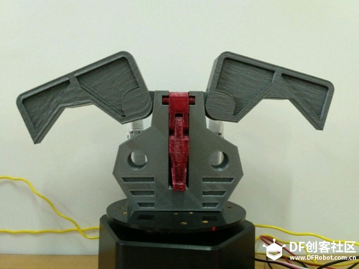 Laserbeak_Transformers_G1图7