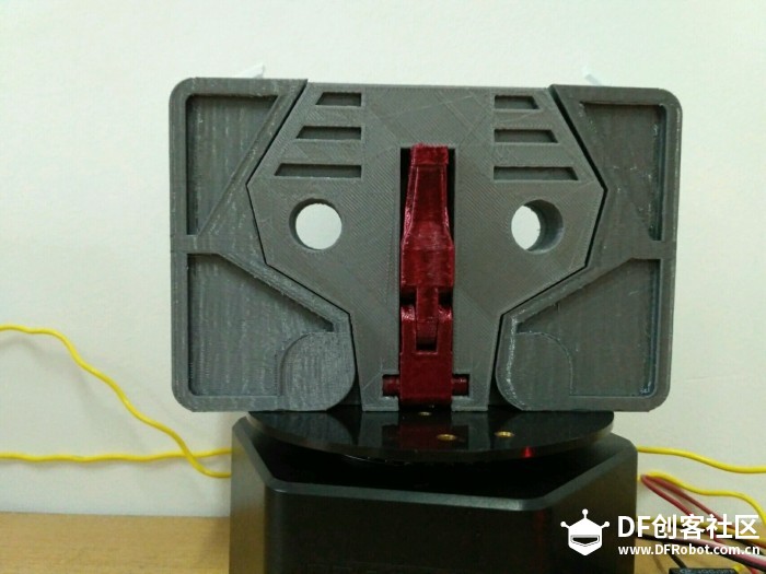 Laserbeak_Transformers_G1图5
