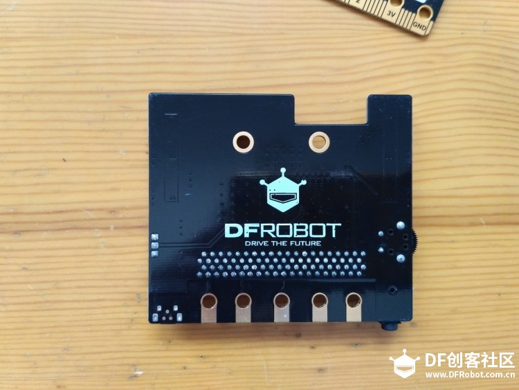 火遍全球的BBC MICRO BIT出拓展板了图5