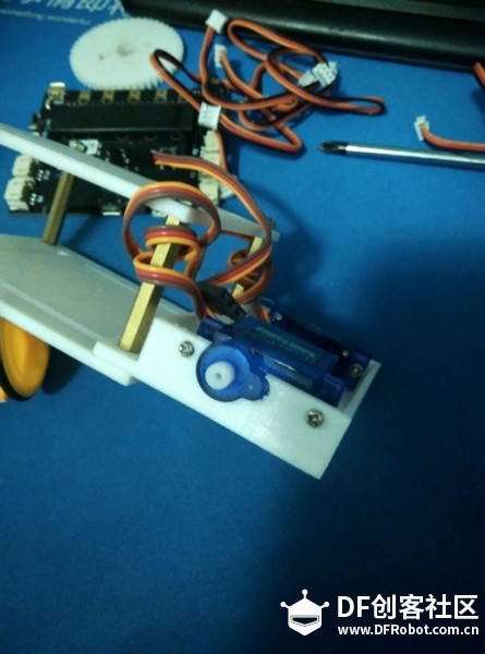 micro：bit 做循迹小车图2