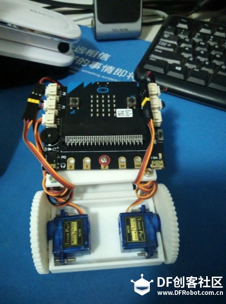 micro：bit 做循迹小车图5