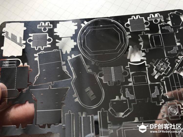 不用任何黏贴的立体金属拼图R2D2-【周末项目】-1图5