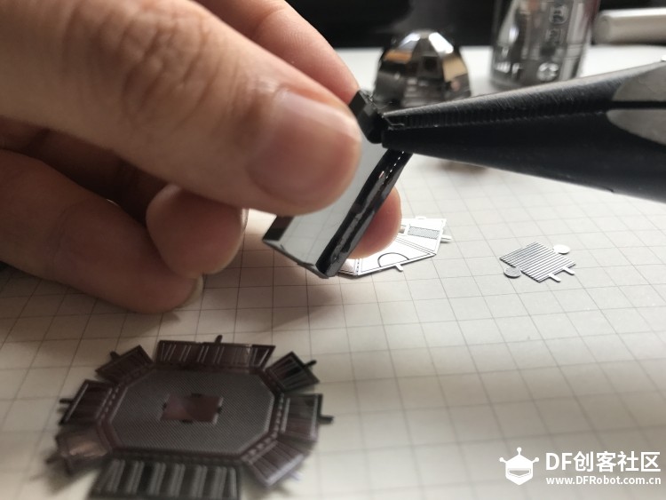 不用任何黏贴的立体金属拼图R2D2-【周末项目】-1图8