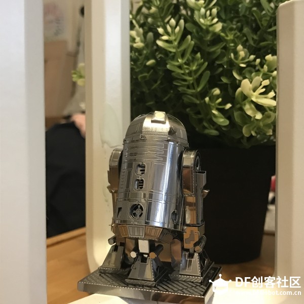 不用任何黏贴的立体金属拼图R2D2-【周末项目】-1图2