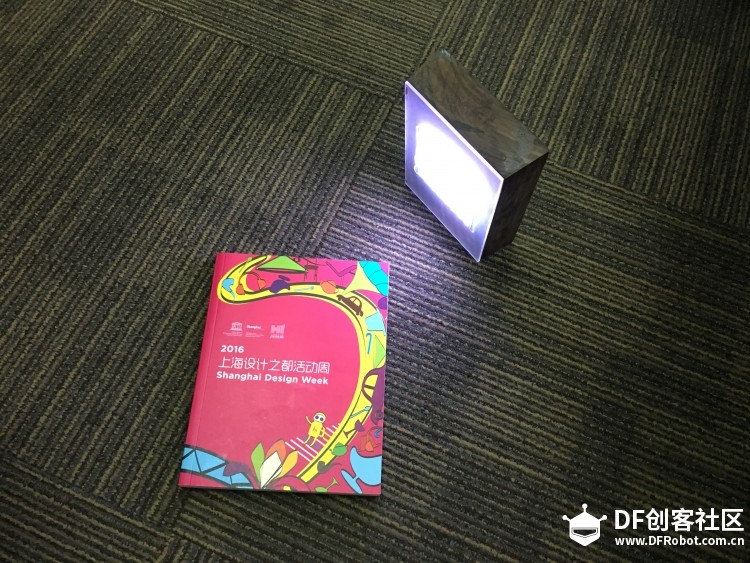 microbit桌面重力感应灯图3