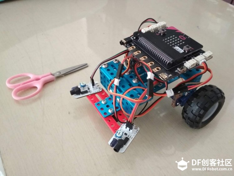 Micro:bit 29 红外避障小车图2