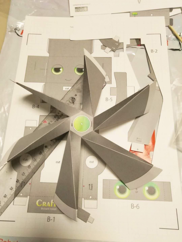 父与子的手工折纸记——哒哒跑的萌萌小怪兽图3