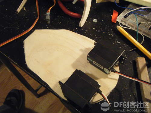 制作基于Arduino的自动避障机器龟图9