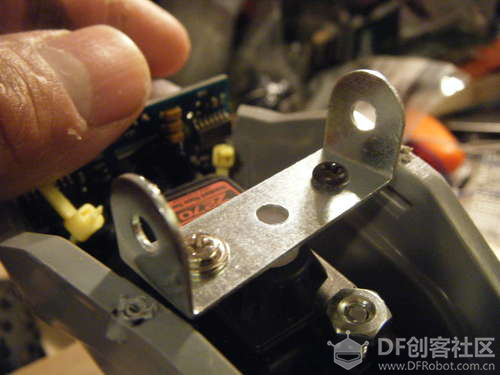 制作基于Arduino的自动避障机器龟图30