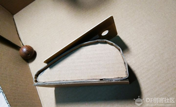 用瓦楞纸盒制作的投篮机图4