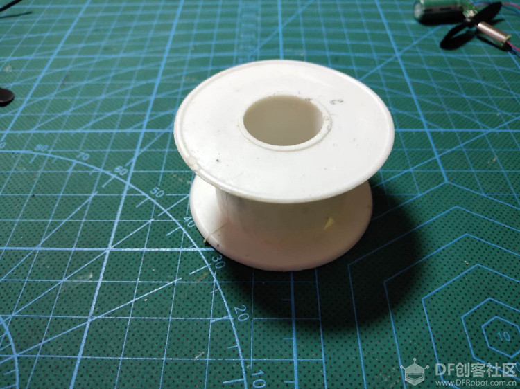 充电30秒，续航2分钟？来看超级电容飞机的制作图8