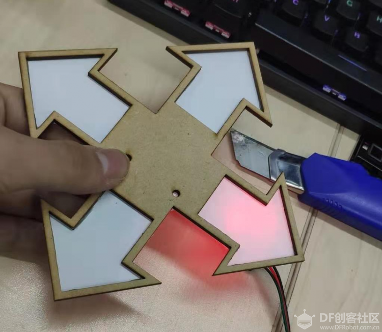带触摸的手势传感器试用：桌面级手势方向游戏机图6
