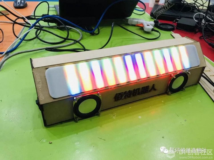 手工制作的电子钢琴图4
