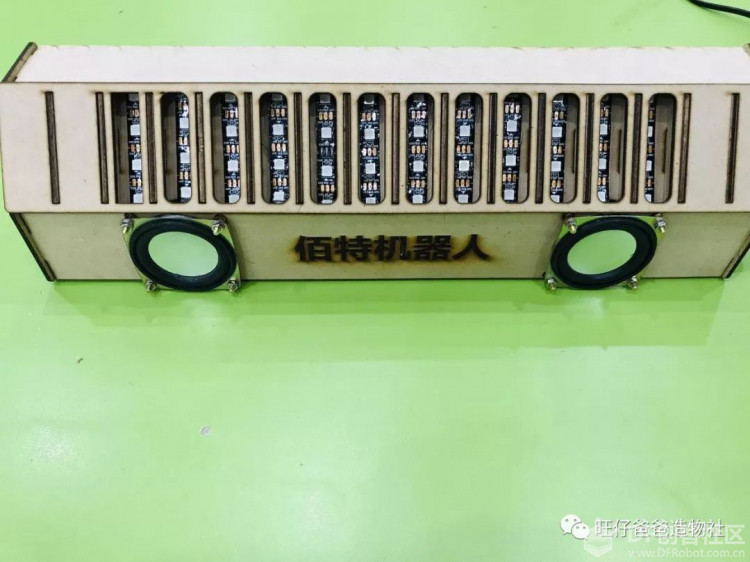 手工制作的电子钢琴图3