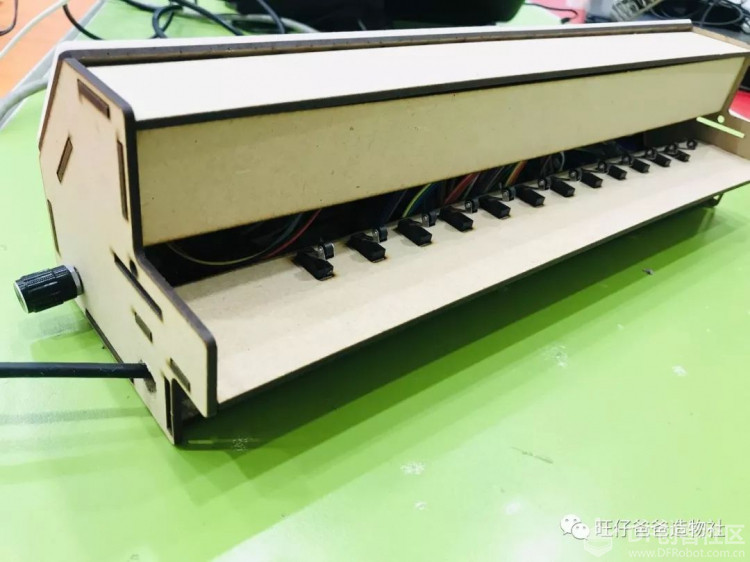 手工制作的电子钢琴图22