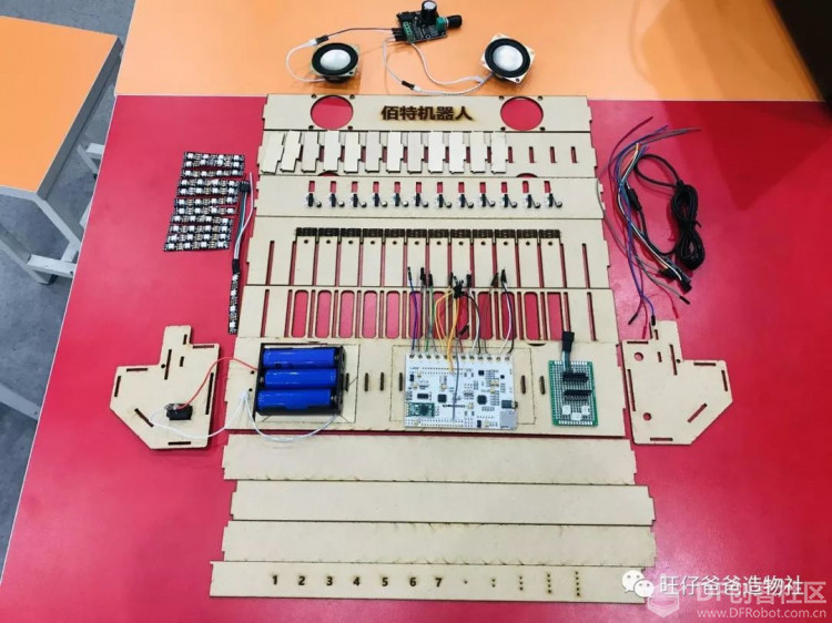 手工制作的电子钢琴图36