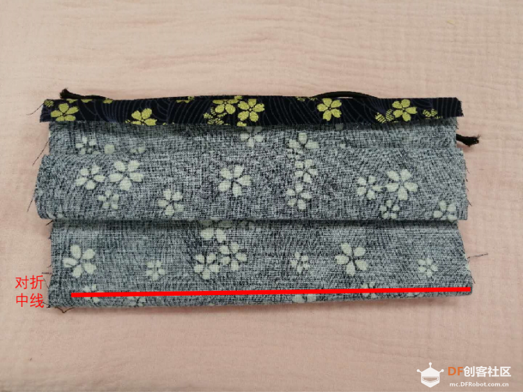 零基础DIY一个自己的个性口罩套，简单好看和实用。图13